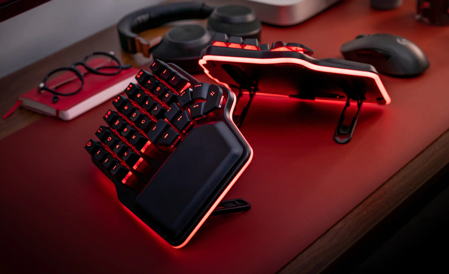 Are Ergonomic Keyboards Good For Gaming? 1