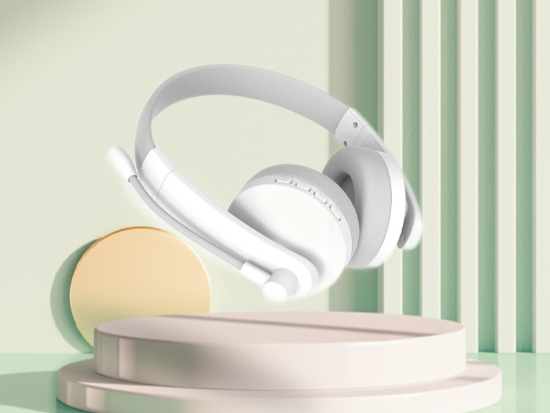 Single-Ear vs. Binaural Headsets: What's the Difference? 2