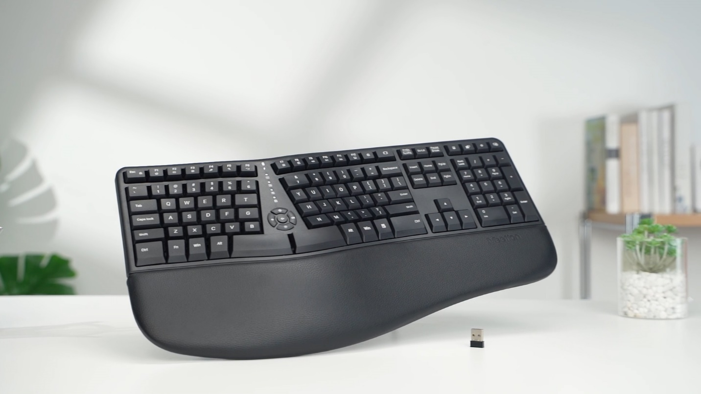 What is an Ergonomic Keyboard, and Why is it Recommended to Use One? 2